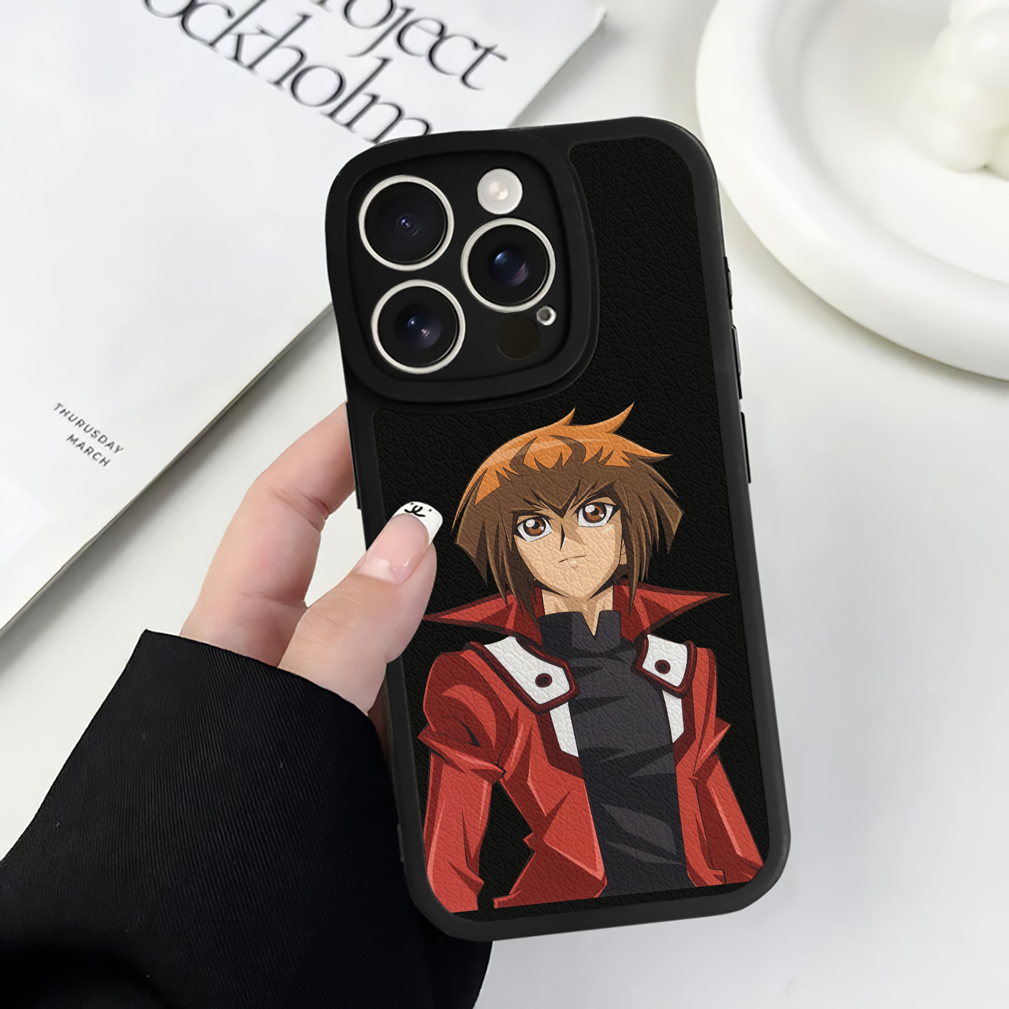 （画像用） 遊☆戯☆王 Yu-Gi-Oh! 【iPhone 16シリーズ対応】シリコンスマホケース（レザー調） 材質：シリコン
